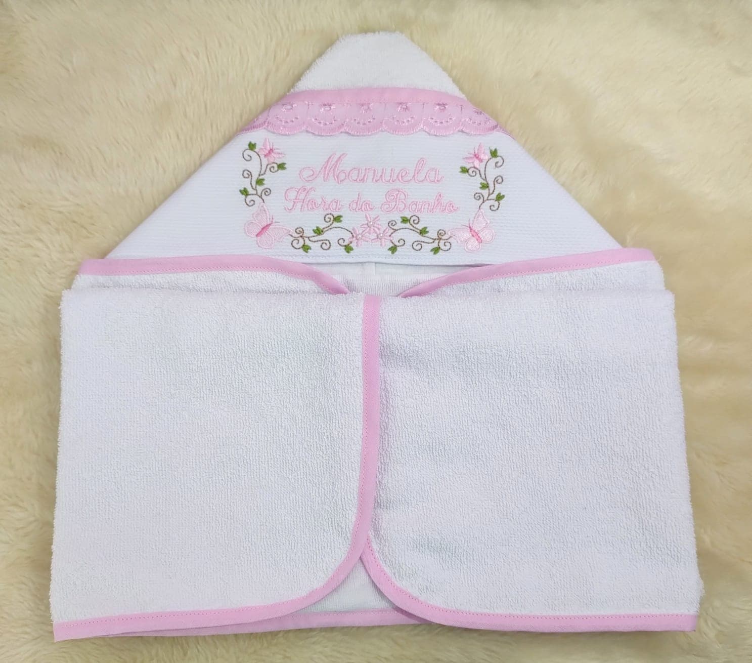 Toalha de Banho Forrada Bordada
