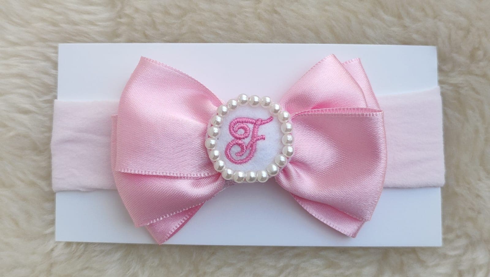 Monograma Rosa · Faixa de Cabelo